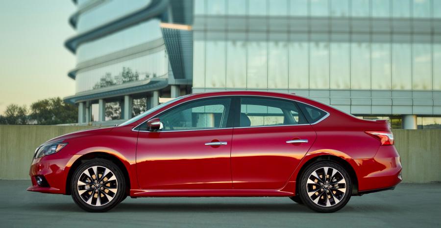  Nissan Sentra SR 2016 года  (фото 3 из 10)